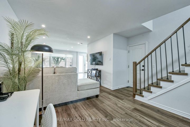 Photo 16 at 70 Wilton Drive, Brampton East, Brampton