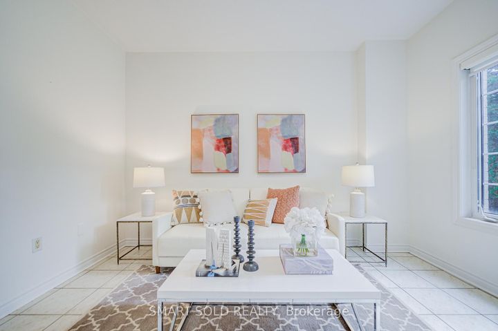 Photo 17 at 4 Thornhill Woods Drive, Patterson, Vaughan