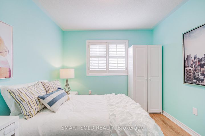 Photo 34 at 4 Thornhill Woods Drive, Patterson, Vaughan