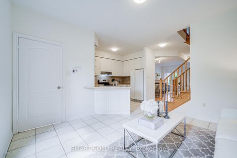 Photo 19 at 4 Thornhill Woods Drive, Patterson, Vaughan