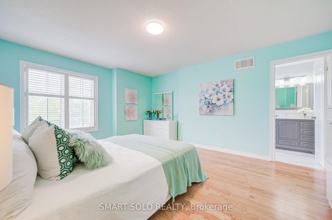 Photo 24 at 4 Thornhill Woods Drive, Patterson, Vaughan