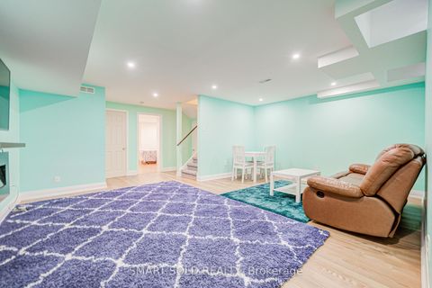 Photo 38 at 4 Thornhill Woods Drive, Patterson, Vaughan