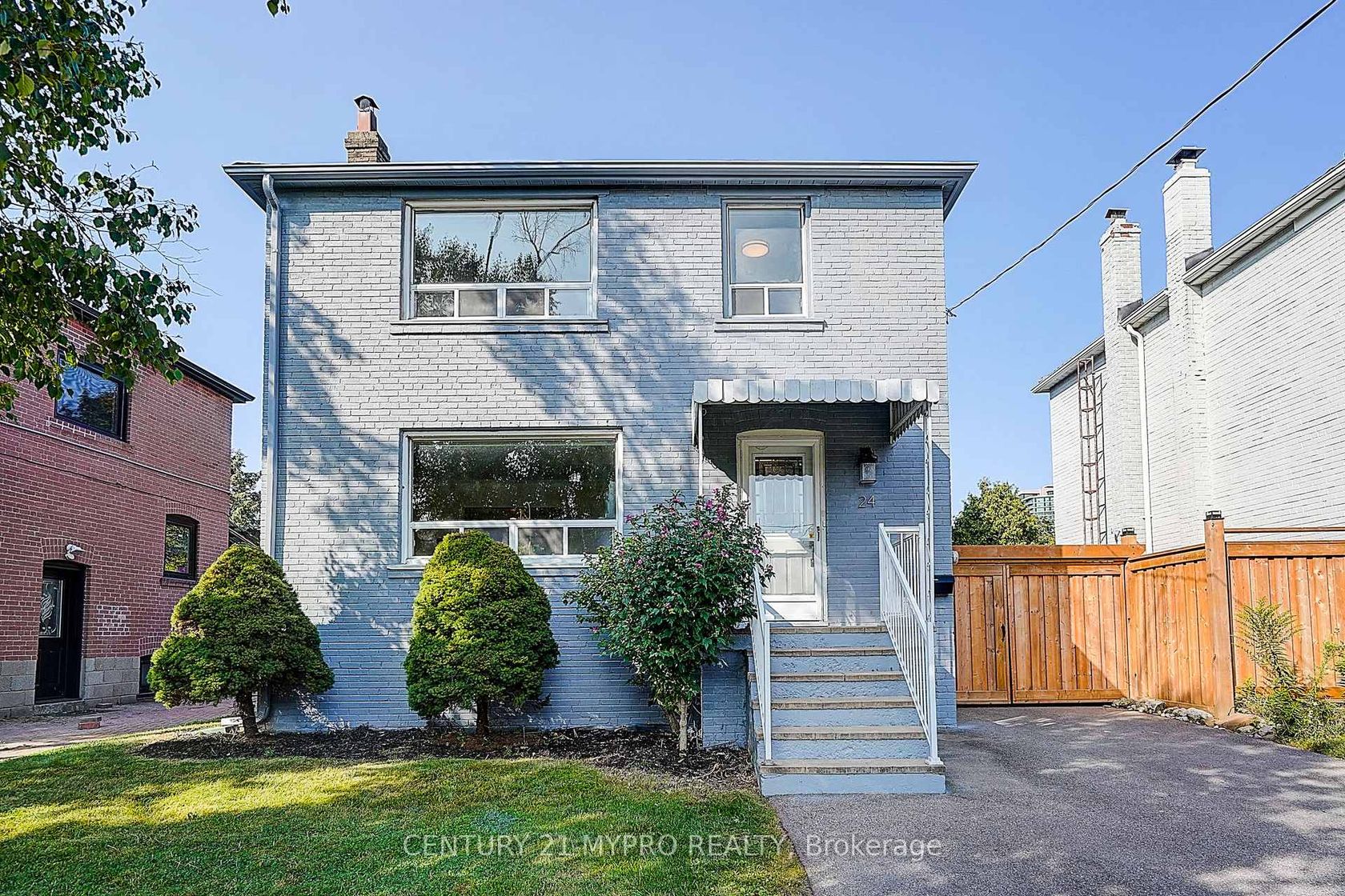 24 Gair Drive, Alderwood, Toronto 2