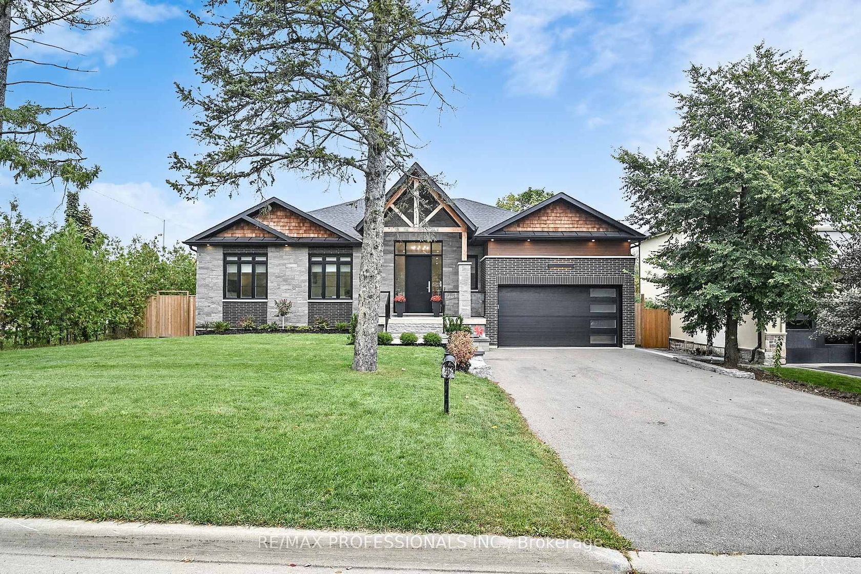 2615 Whaley Drive, Cooksville, Mississauga 