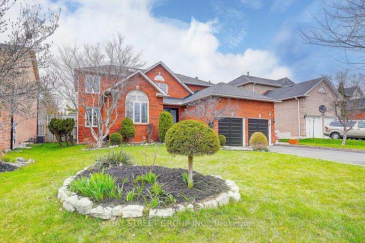 Photo 2 at 354 Rouge Hill Court, Rougemount, Pickering