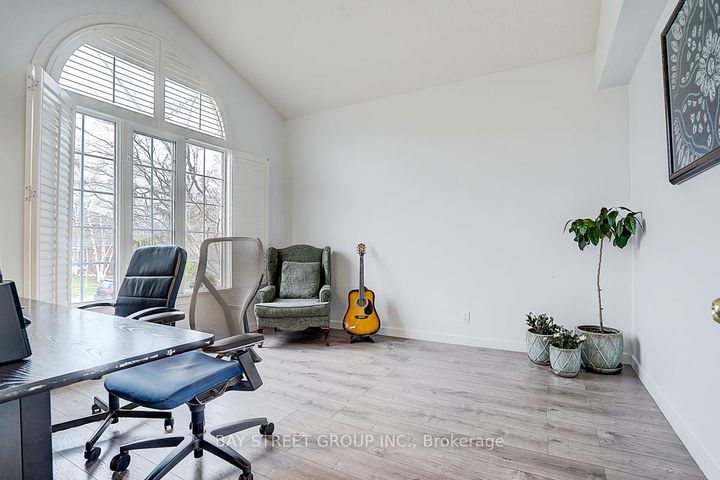 Photo 10 at 354 Rouge Hill Court, Rougemount, Pickering