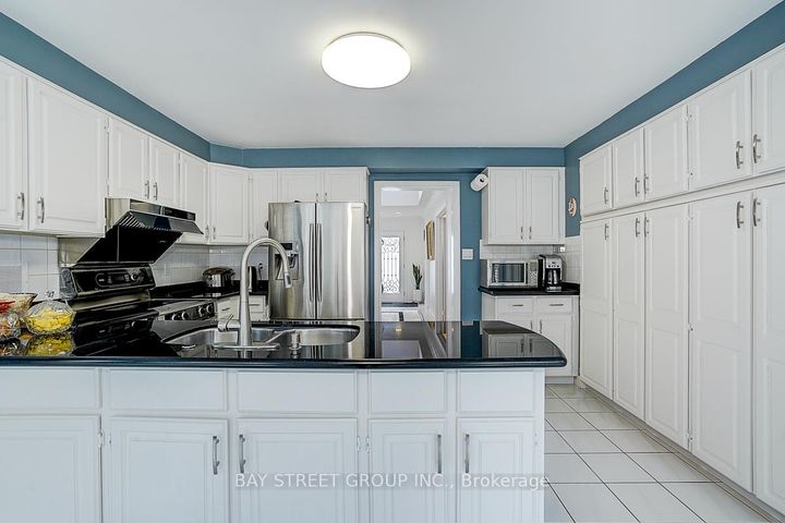 Photo 14 at 354 Rouge Hill Court, Rougemount, Pickering