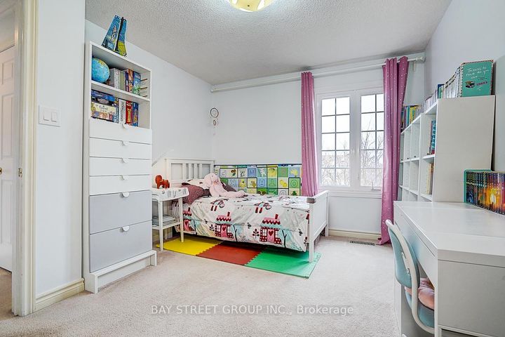 Photo 25 at 354 Rouge Hill Court, Rougemount, Pickering