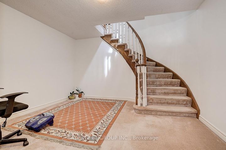 Photo 30 at 354 Rouge Hill Court, Rougemount, Pickering