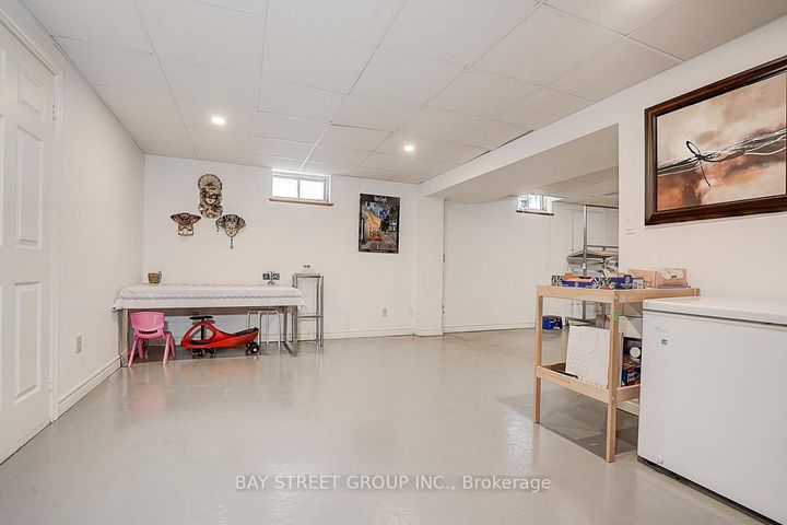 Photo 35 at 354 Rouge Hill Court, Rougemount, Pickering