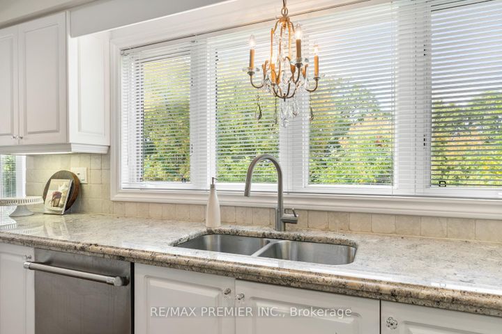 Photo 16 at 82 Jules Avenue, East Woodbridge, Vaughan