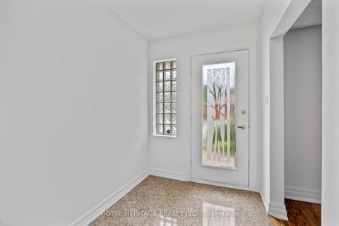 Photo 12 at 32 Beath Street, West Hill, Toronto