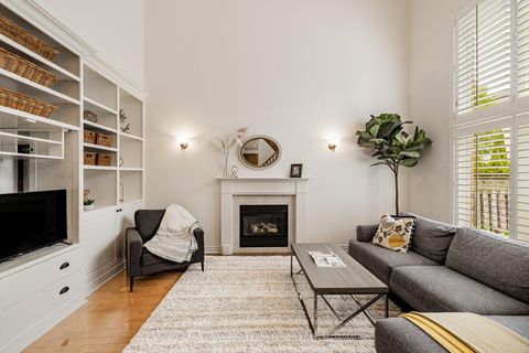 Photo 8 at 16 Haverhill Terrace, Bayview Wellington, Aurora