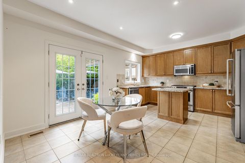 Photo 12 at 16 Haverhill Terrace, Bayview Wellington, Aurora