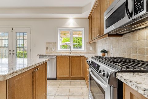 Photo 14 at 16 Haverhill Terrace, Bayview Wellington, Aurora