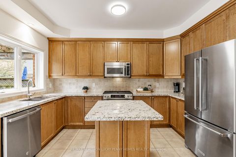 Photo 15 at 16 Haverhill Terrace, Bayview Wellington, Aurora