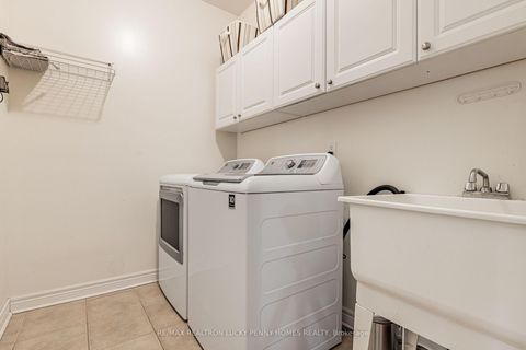 Photo 16 at 16 Haverhill Terrace, Bayview Wellington, Aurora