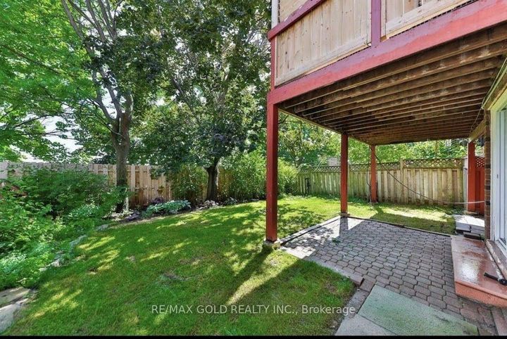 Photo 18 at 5275 Thornwood Drive, Hurontario, Mississauga