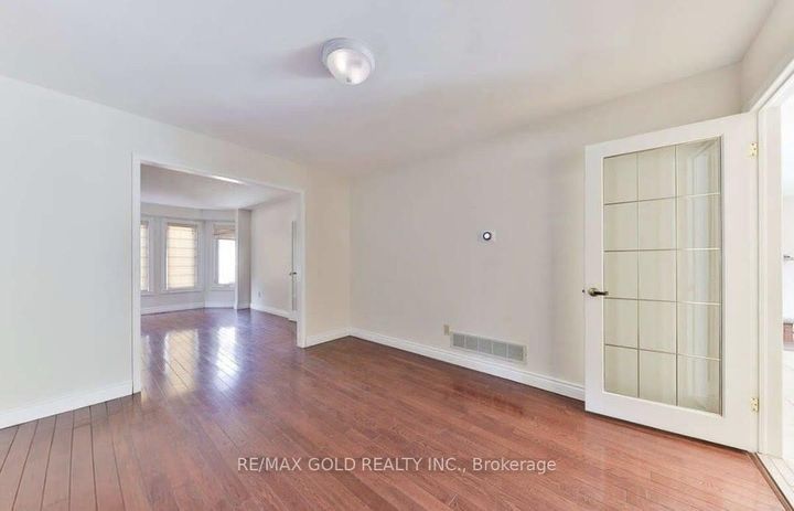 Photo 19 at 5275 Thornwood Drive, Hurontario, Mississauga