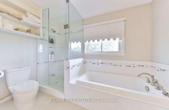 Photo 22 at 5275 Thornwood Drive, Hurontario, Mississauga