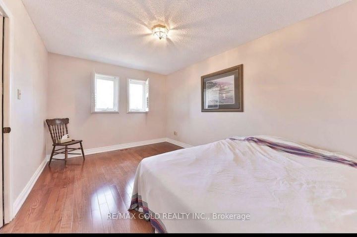 Photo 23 at 5275 Thornwood Drive, Hurontario, Mississauga