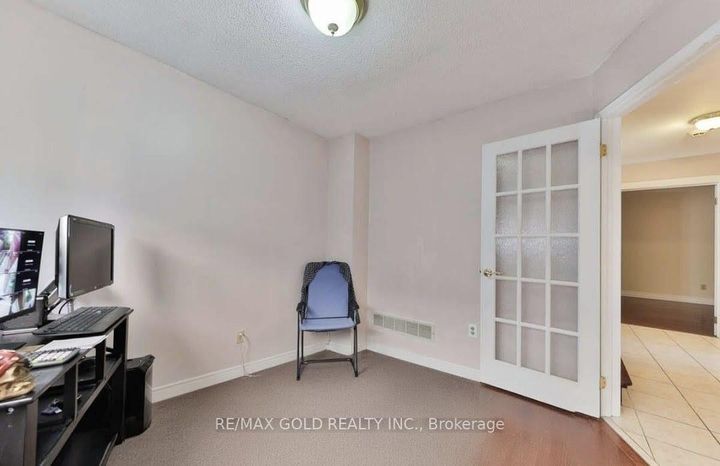 Photo 27 at 5275 Thornwood Drive, Hurontario, Mississauga