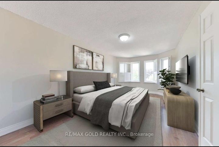 Photo 35 at 5275 Thornwood Drive, Hurontario, Mississauga