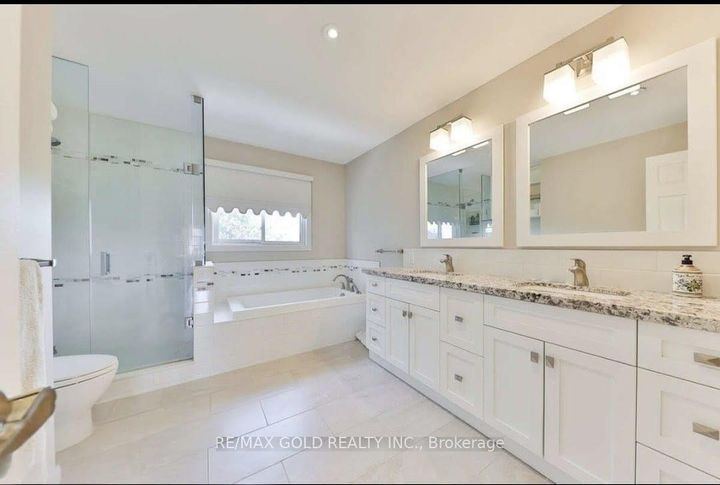 Photo 37 at 5275 Thornwood Drive, Hurontario, Mississauga