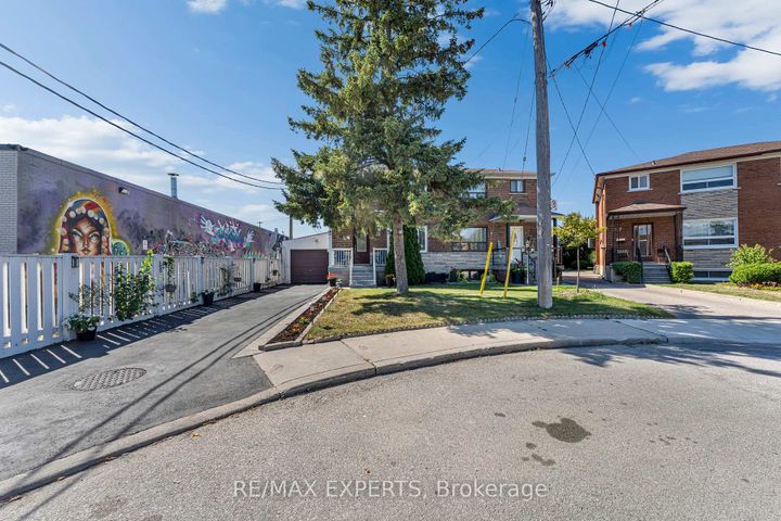 Photo 1 at 81 Hagar Avenue, Smythe, Toronto