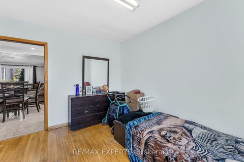 Photo 20 at 81 Hagar Avenue, Smythe, Toronto