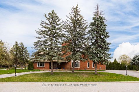 Photo 2 at 117 Hayhoe Avenue, East Woodbridge, Vaughan