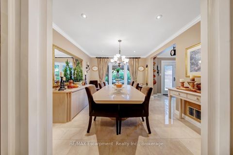 Photo 10 at 2029 Banbury Crescent, RO River Oaks, Oakville