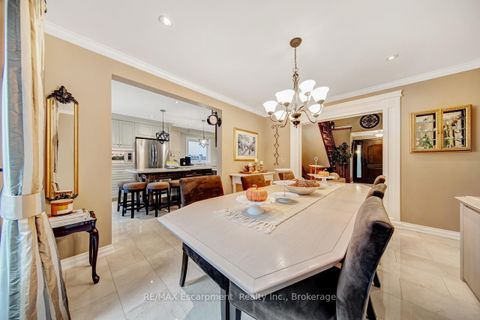 Photo 12 at 2029 Banbury Crescent, RO River Oaks, Oakville