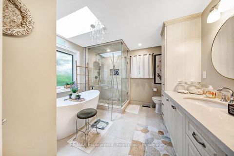 Photo 24 at 2029 Banbury Crescent, RO River Oaks, Oakville