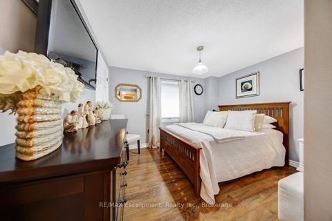 Photo 30 at 2029 Banbury Crescent, RO River Oaks, Oakville