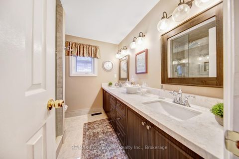 Photo 32 at 2029 Banbury Crescent, RO River Oaks, Oakville