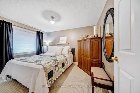 Photo 34 at 2029 Banbury Crescent, RO River Oaks, Oakville