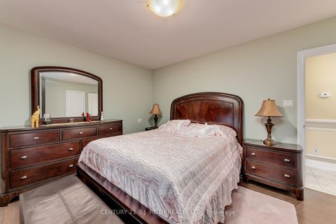 Photo 20 at 193 Epsom Downs Drive, CFB, Toronto