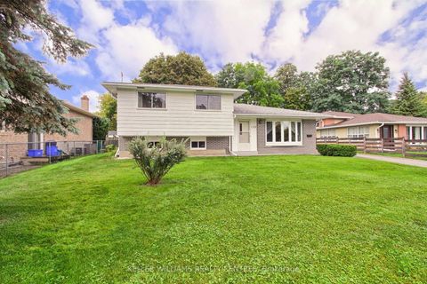 Photo 3 at 132 Peter Street, Holland Landing, East Gwillimbury