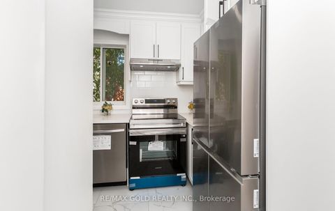 Photo 13 at 316 Ellerslie Avenue, Willowdale West, Toronto