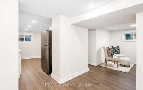 Photo 32 at 316 Ellerslie Avenue, Willowdale West, Toronto