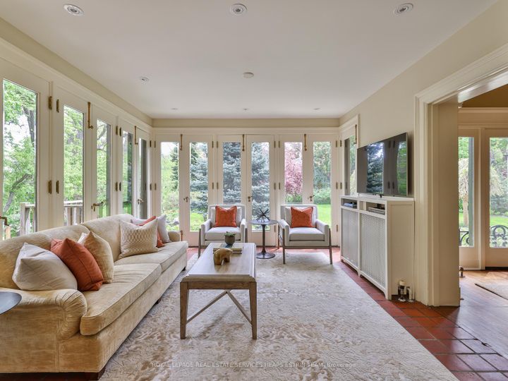 Photo 10 at 139 Hudson Drive, Moore Park, Toronto