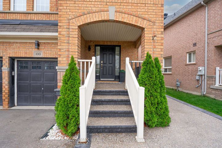 Photo 2 at 100 Crown Victoria Drive, Fletcher's Meadow, Brampton