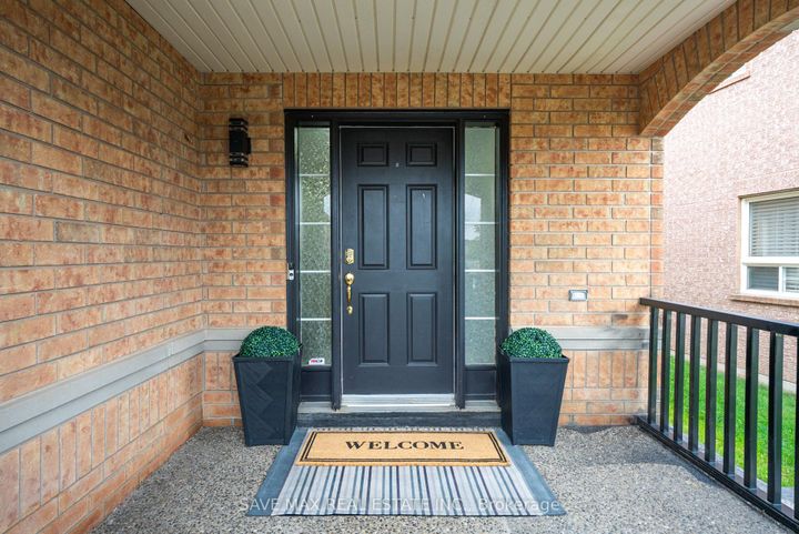 Photo 3 at 100 Crown Victoria Drive, Fletcher's Meadow, Brampton