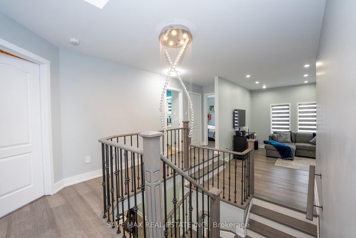 Photo 16 at 100 Crown Victoria Drive, Fletcher's Meadow, Brampton