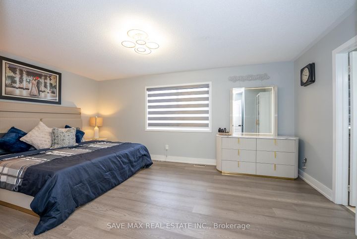 Photo 20 at 100 Crown Victoria Drive, Fletcher's Meadow, Brampton