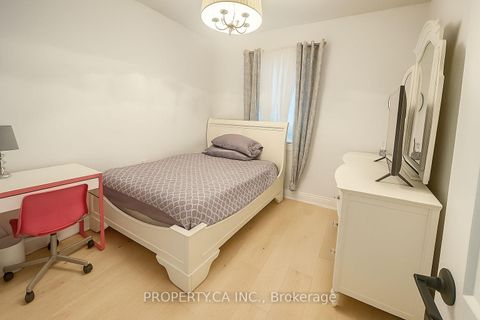 Photo 8 at 87 Fourth Street, New Toronto, Toronto