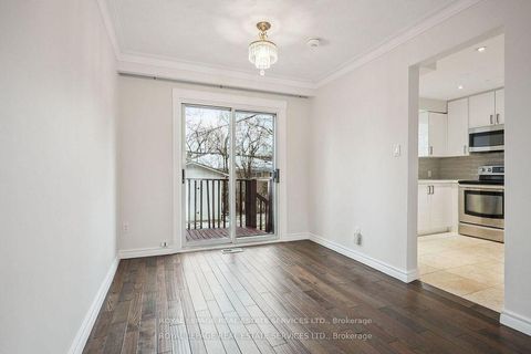 Photo 4 at 256 Zelda Crescent, Crosby, Richmond Hill