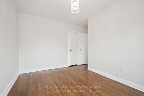 Photo 15 at 256 Zelda Crescent, Crosby, Richmond Hill