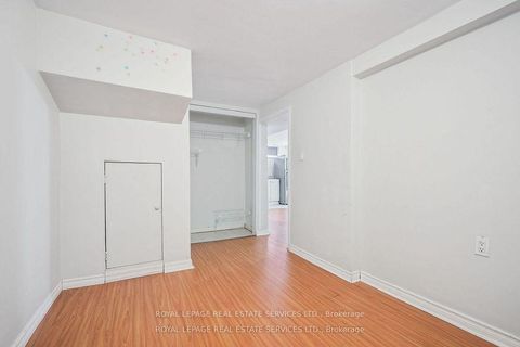 Photo 24 at 256 Zelda Crescent, Crosby, Richmond Hill